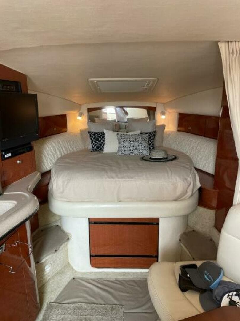 2005 Sea Ray 320 Sundancer — photo 19