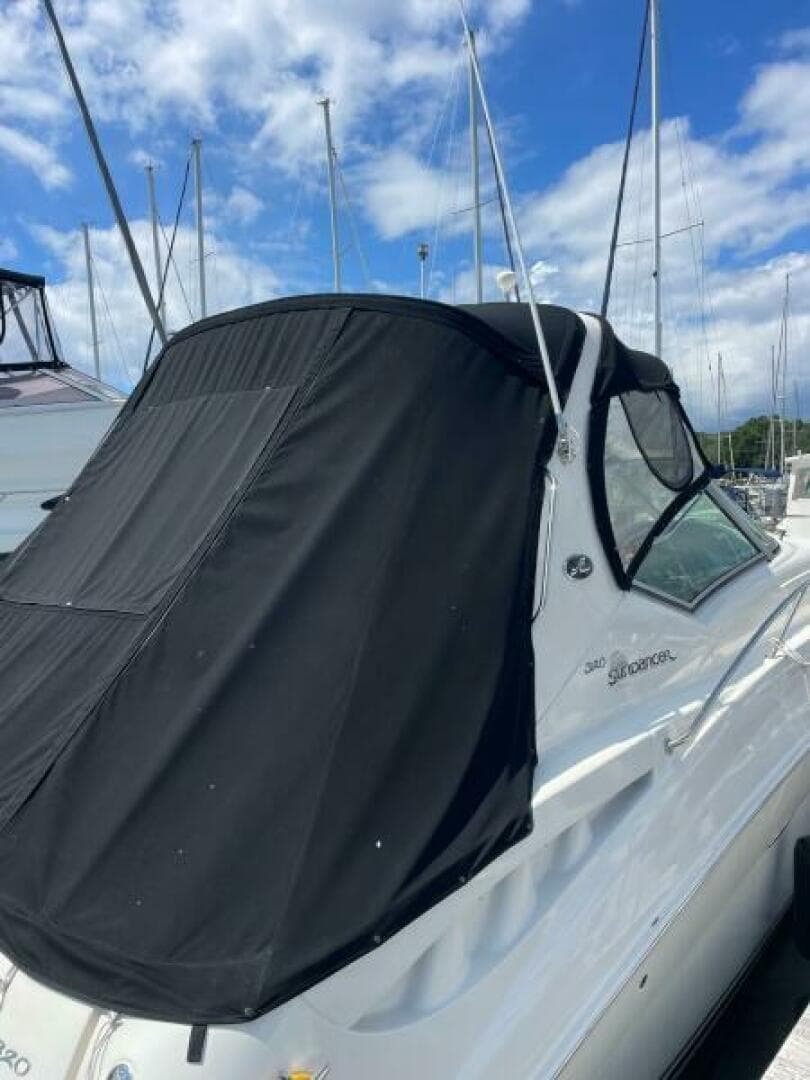 2005 Sea Ray 320 Sundancer — photo 23