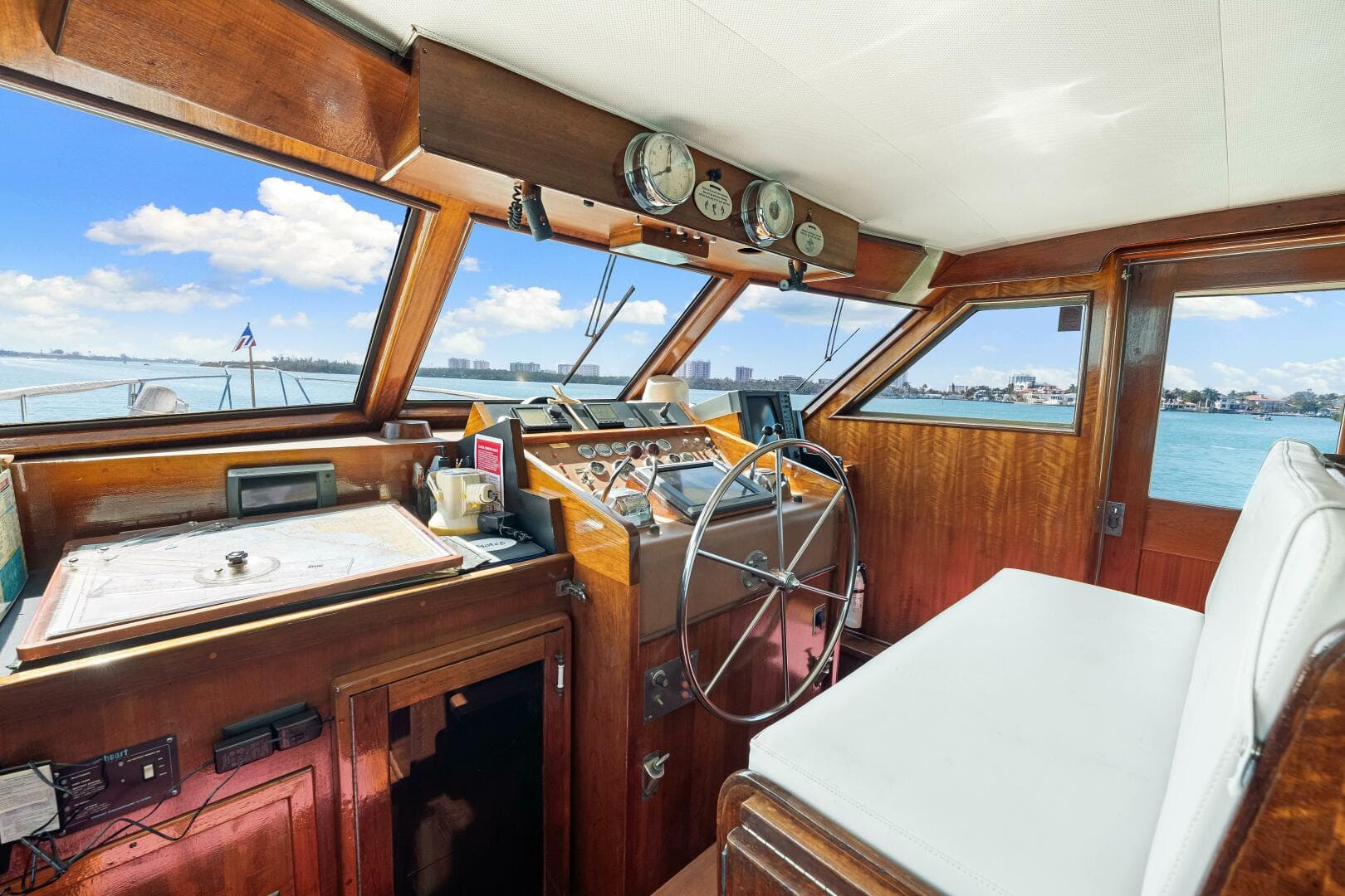 1979 Hatteras 53 Classic — photo 44
