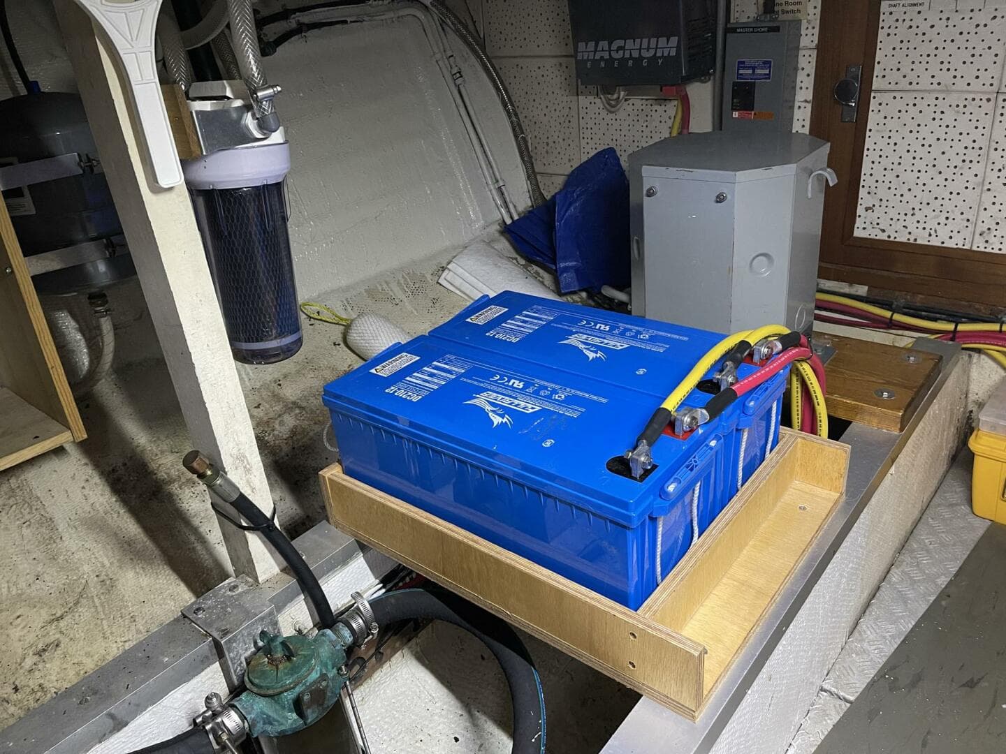 1974 Grand Banks 42 — photo 43