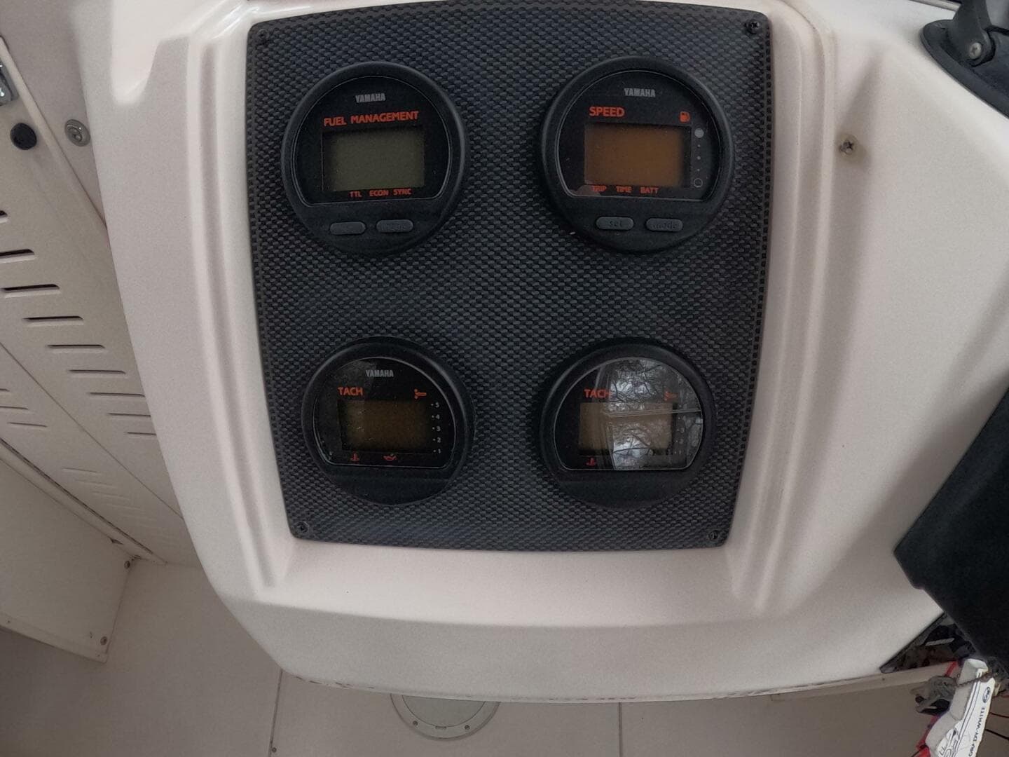 2001 Grady-White Gulfstream 232 — photo 17