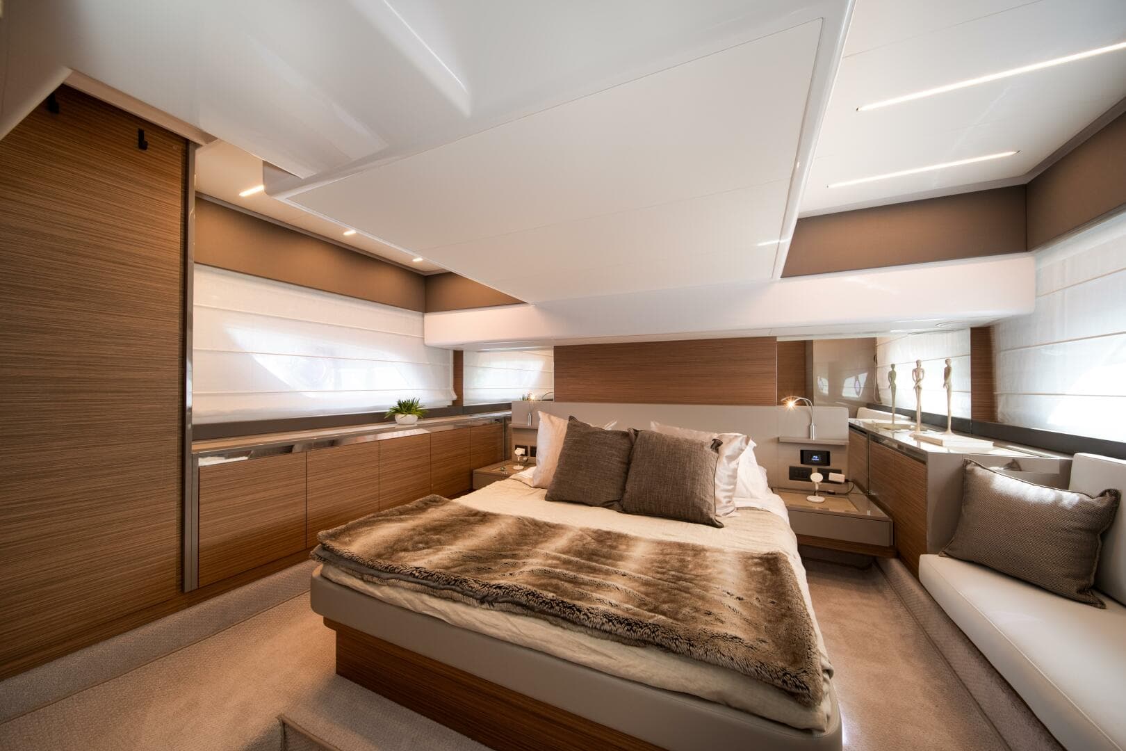 2018 Ferretti Yachts 450 Fly — photo 15