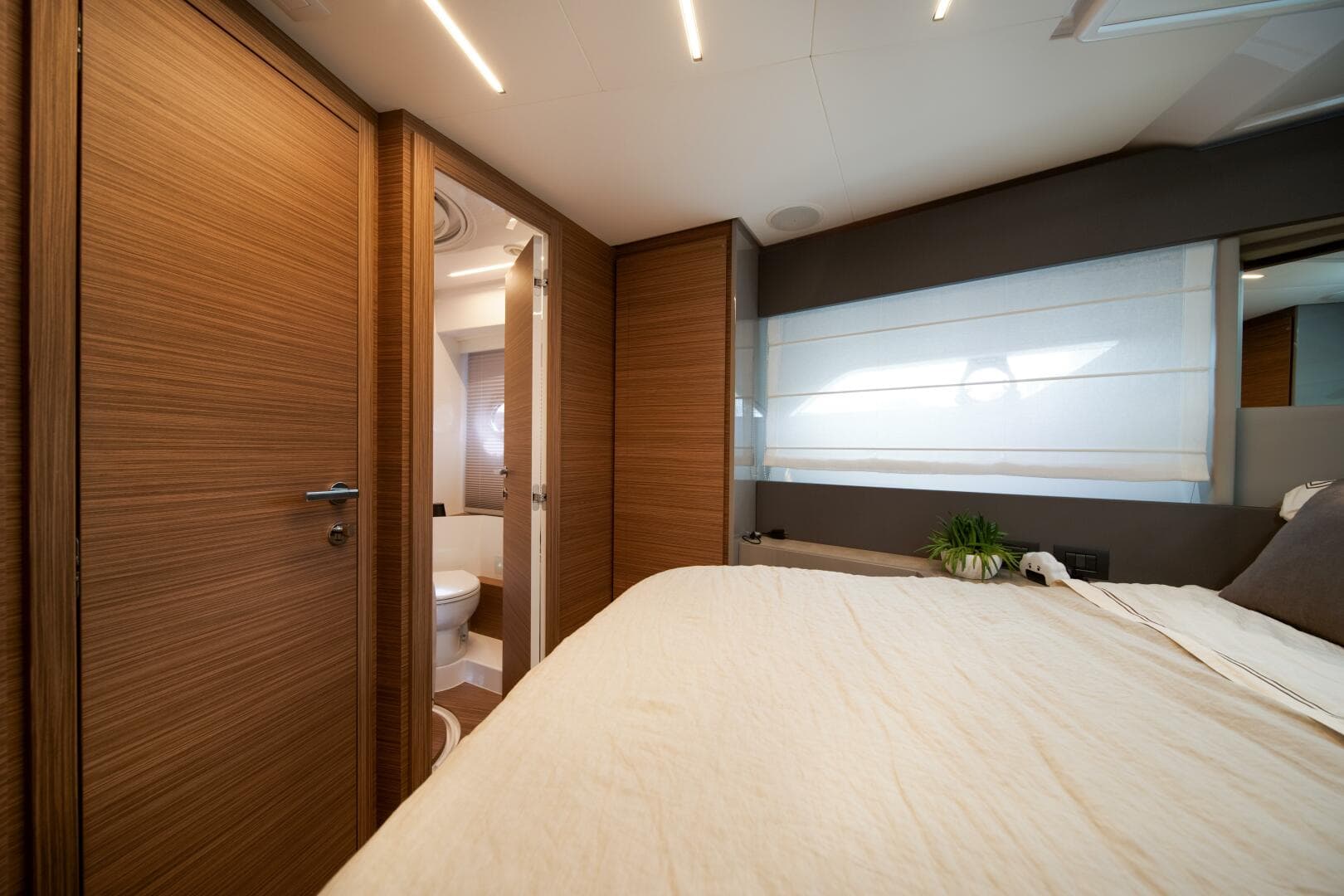 2018 Ferretti Yachts 450 Fly — photo 12