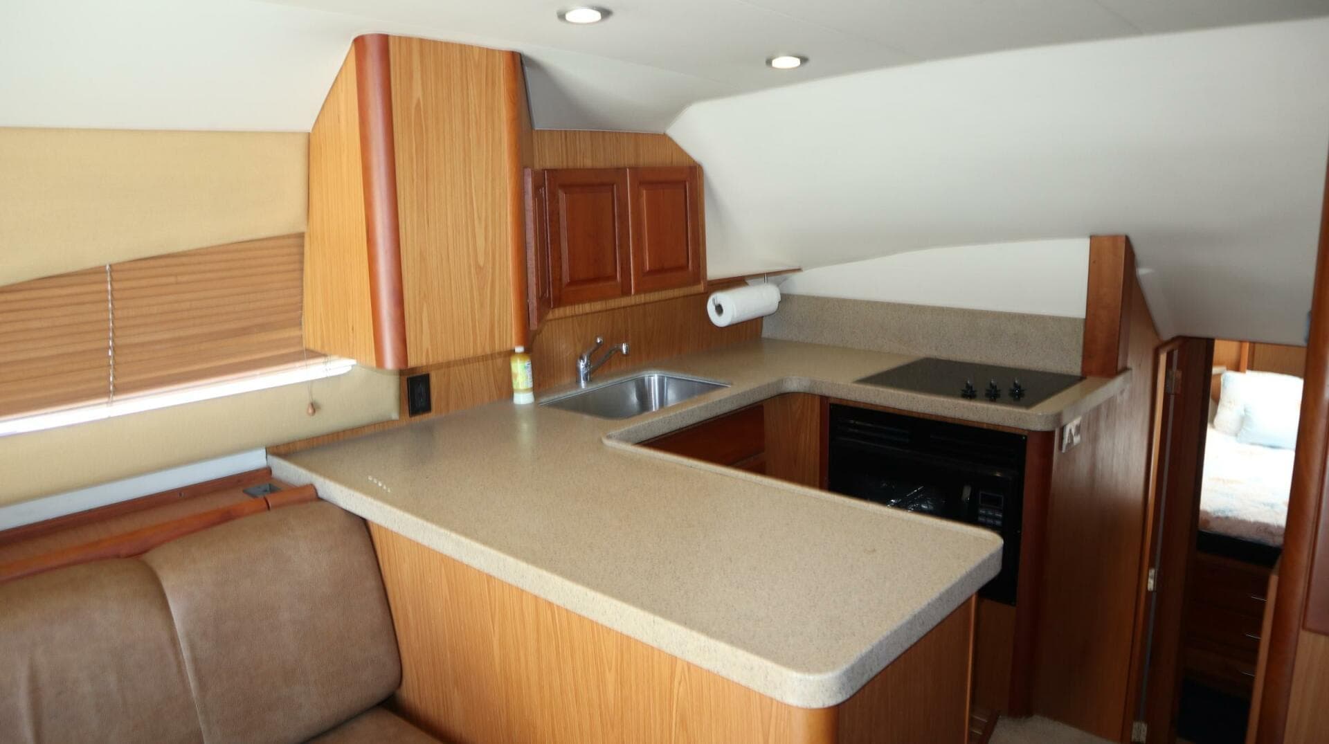 2005 Luhrs — photo 18