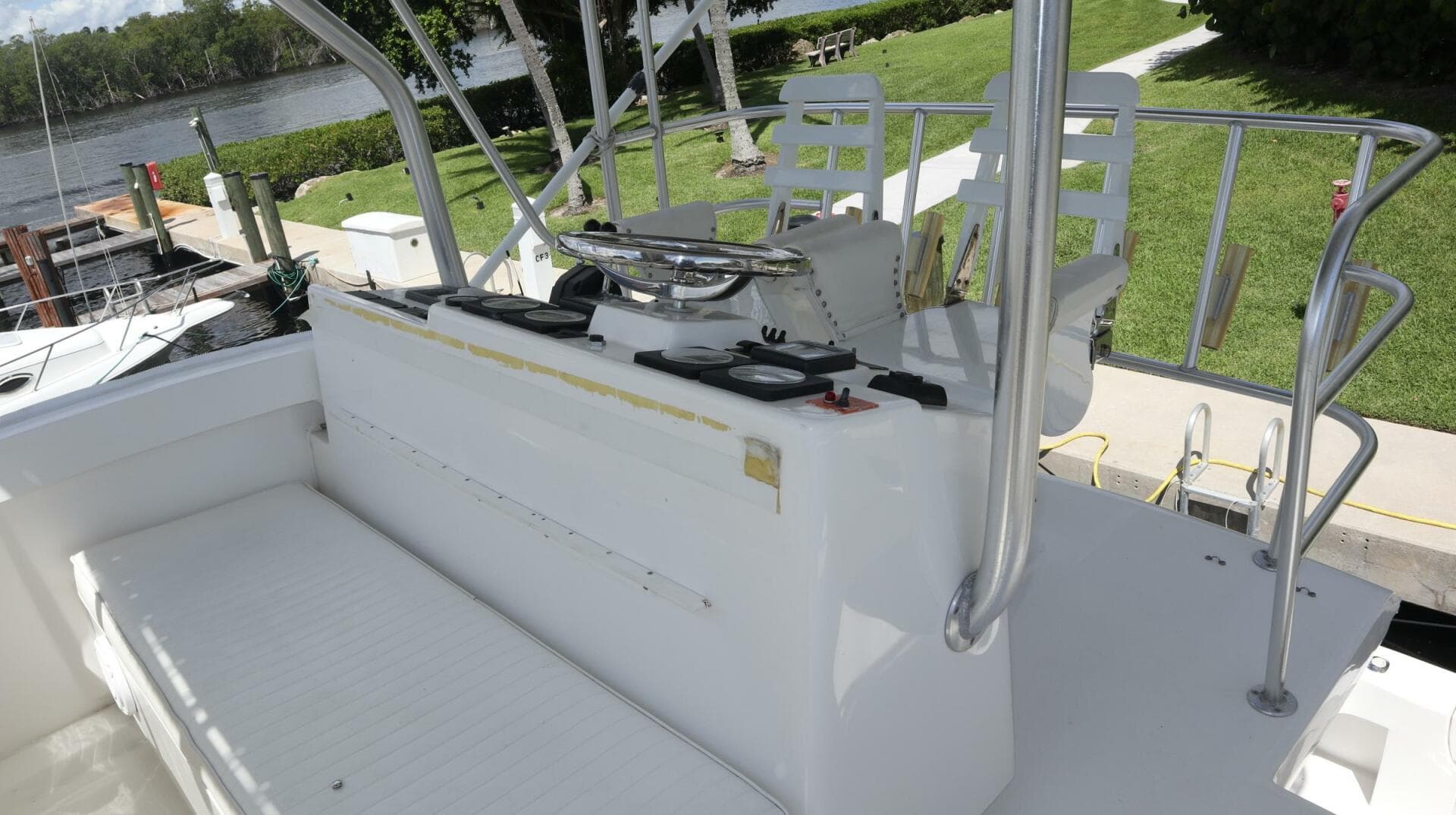 2005 Luhrs — photo 69