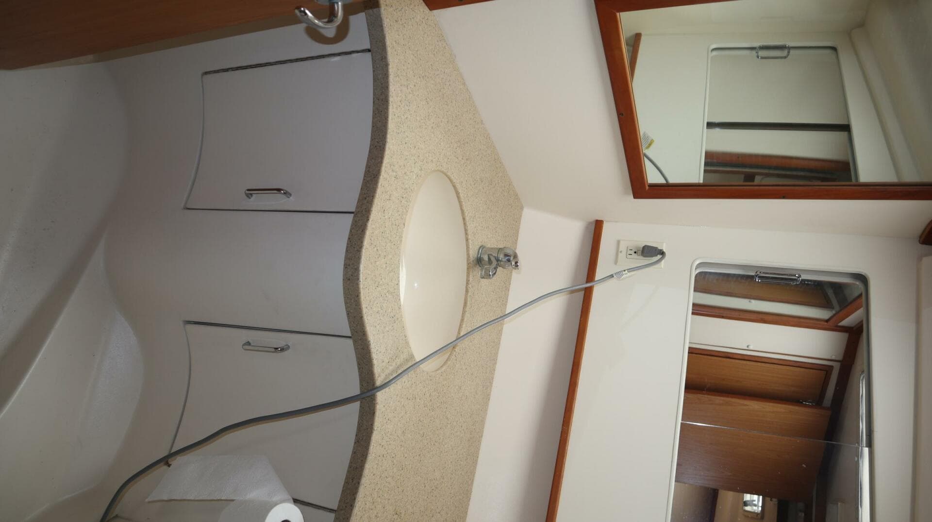 2005 Luhrs — photo 42