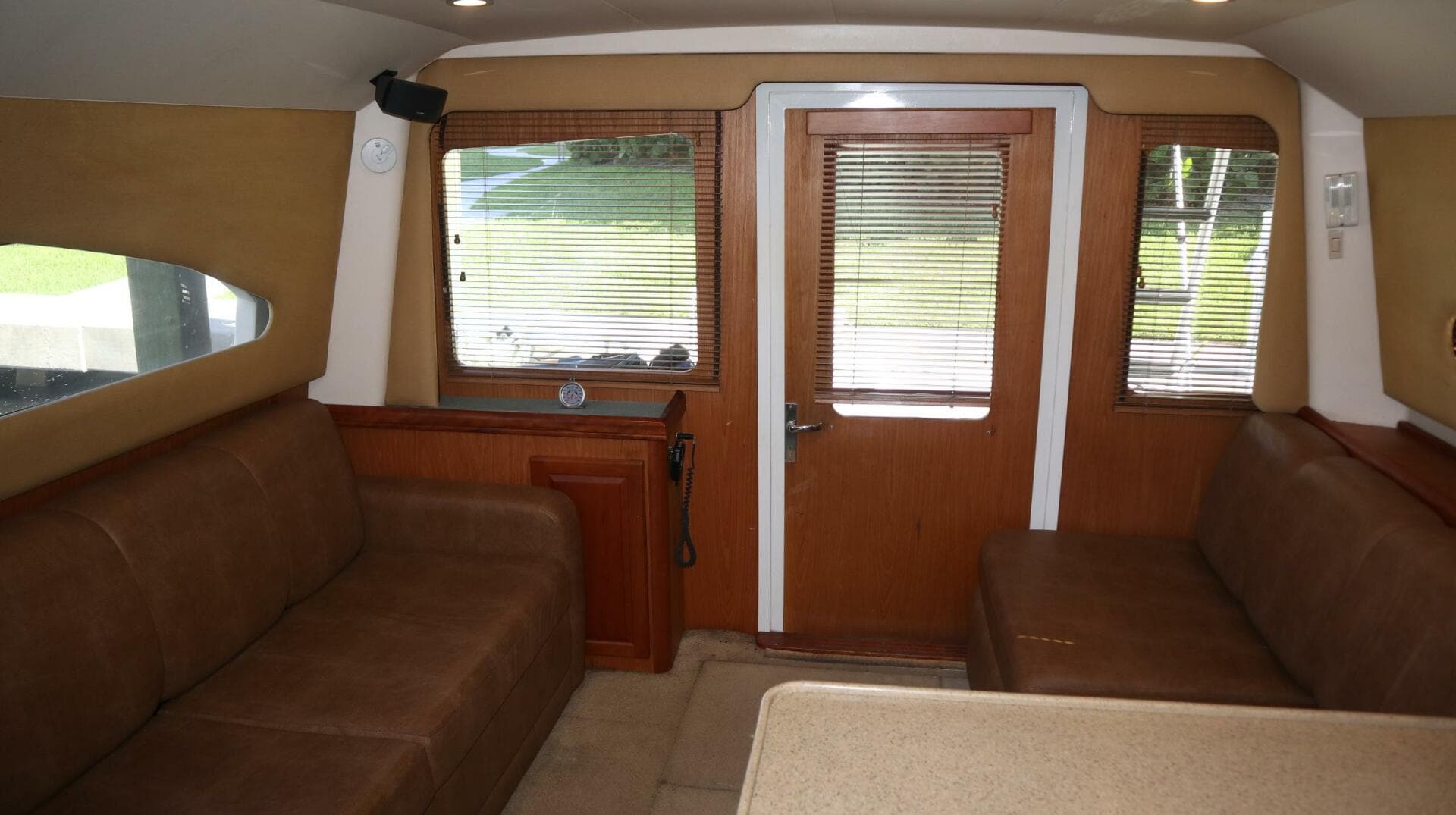 2005 Luhrs — photo 26