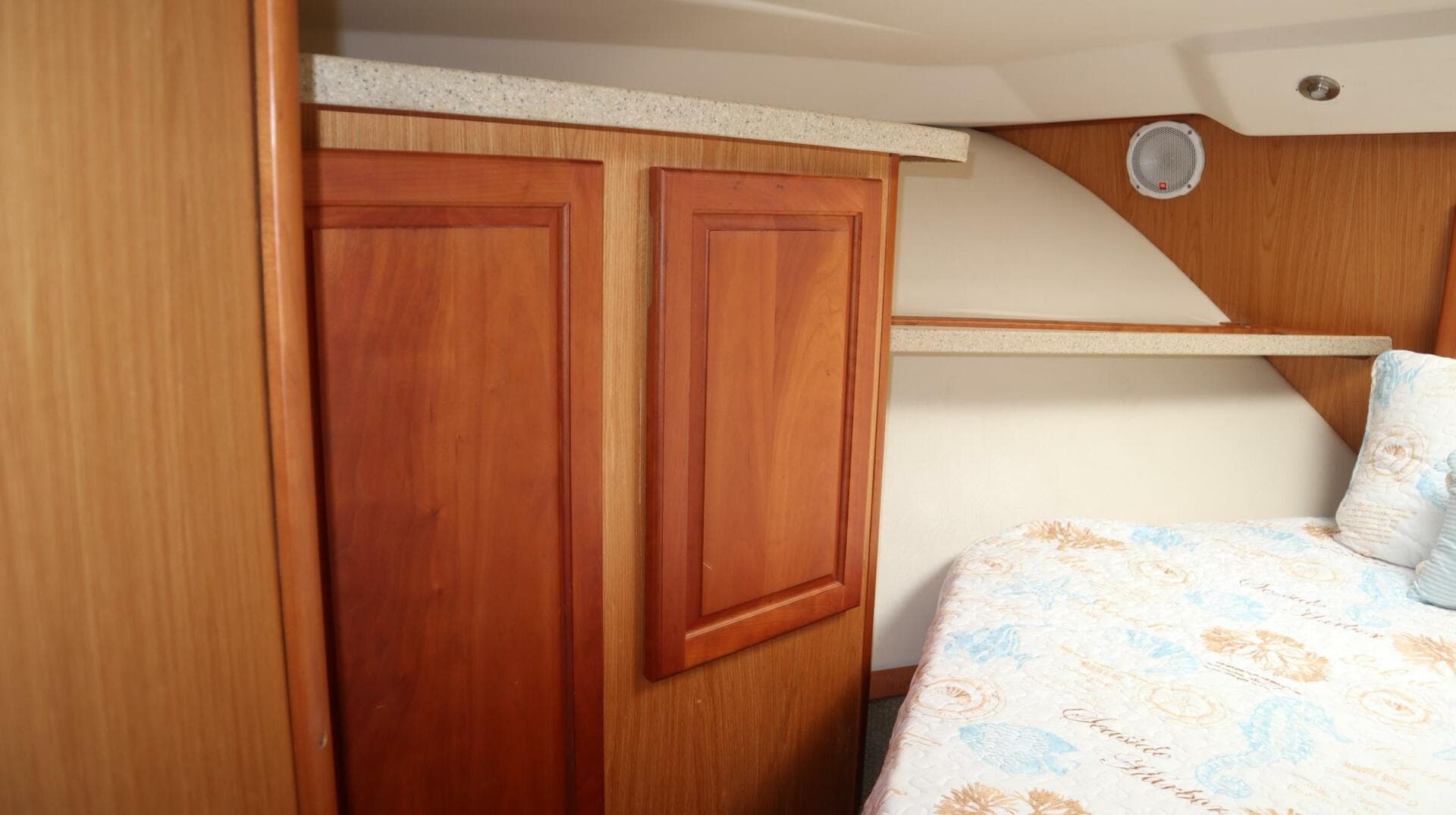 2005 Luhrs — photo 29