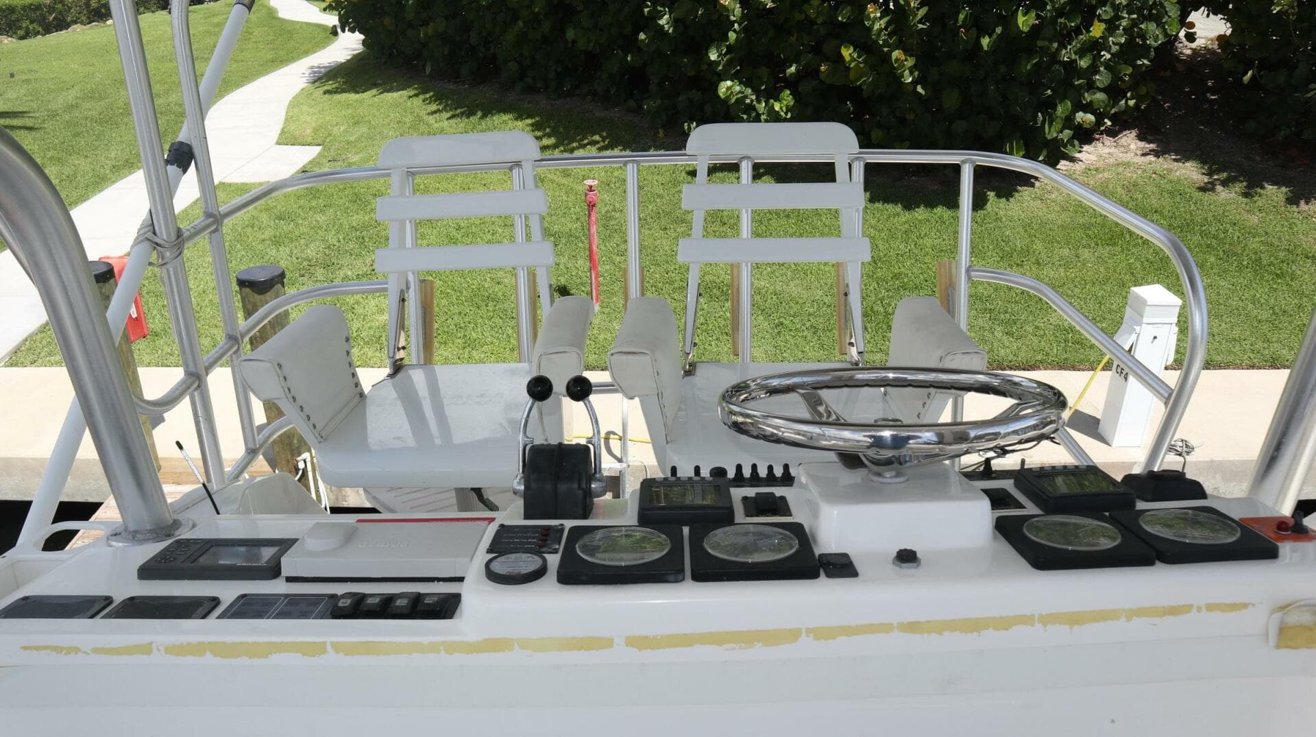 2005 Luhrs — photo 66