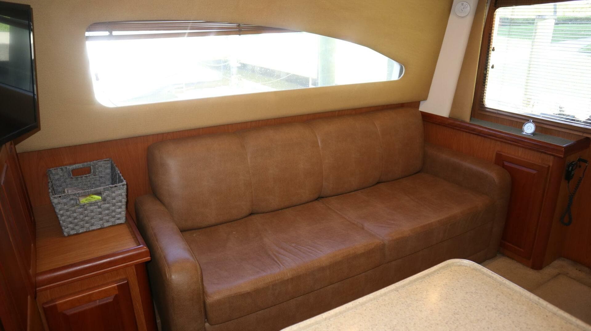 2005 Luhrs — photo 27