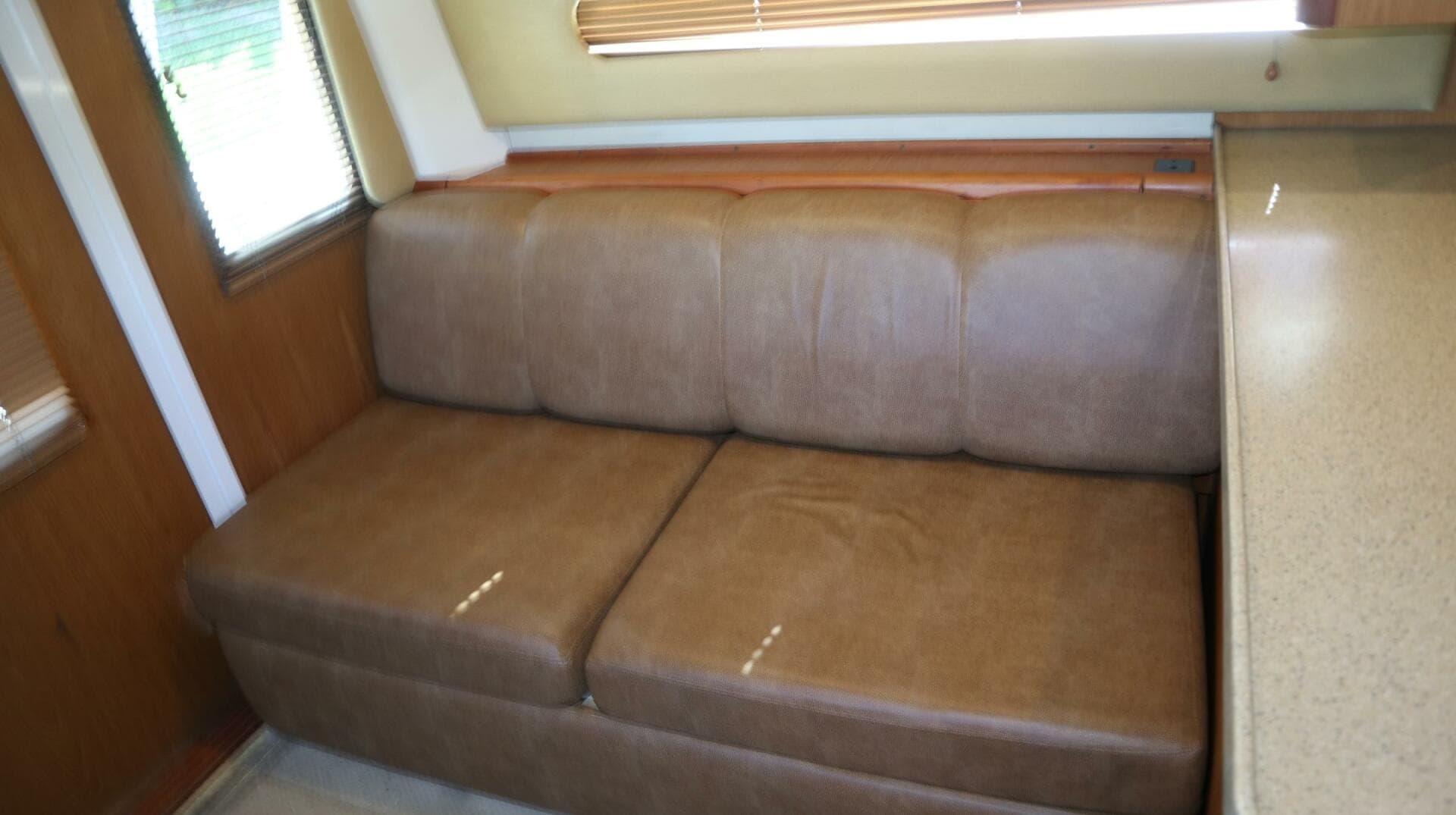 2005 Luhrs — photo 21