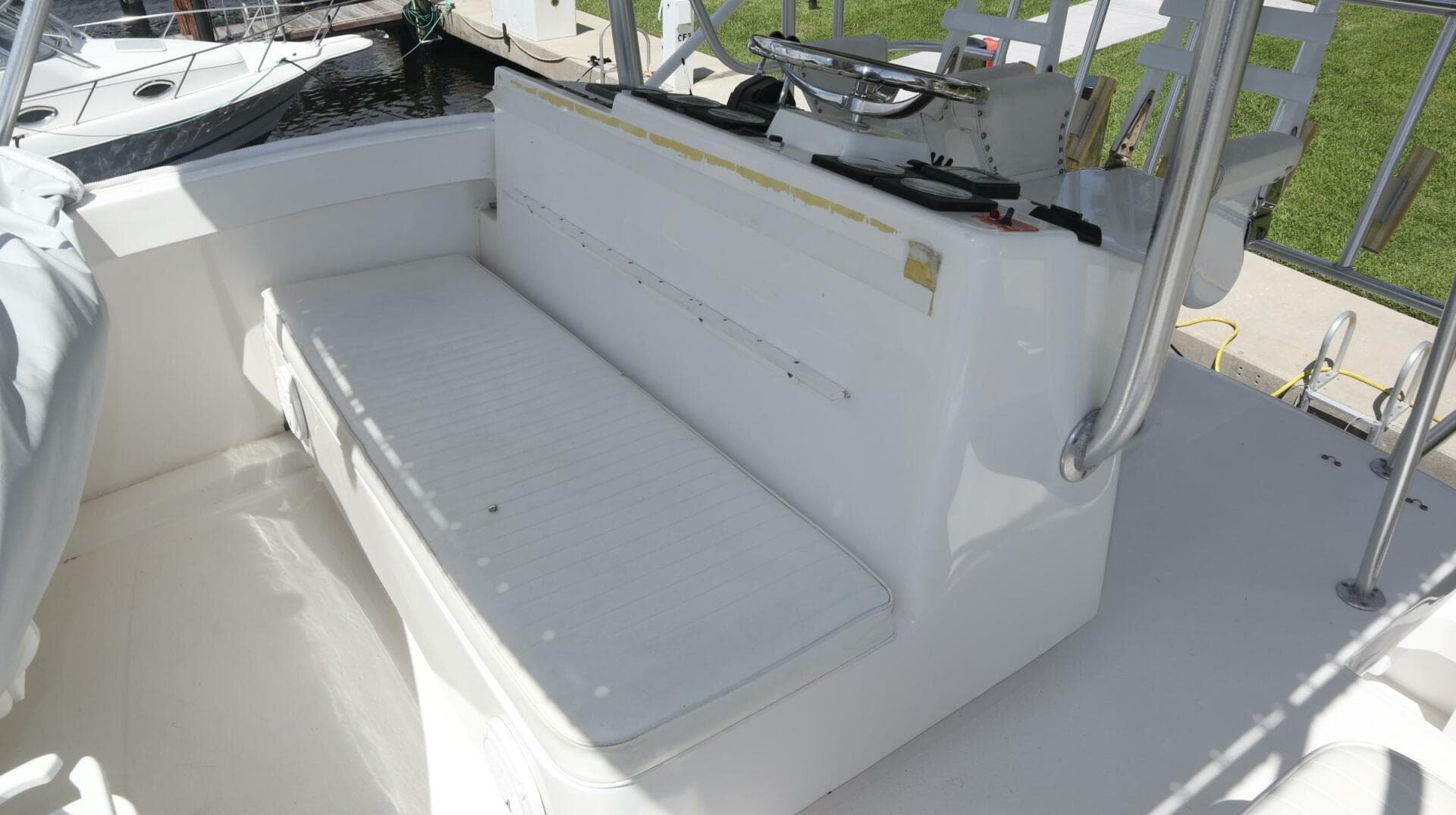 2005 Luhrs — photo 68