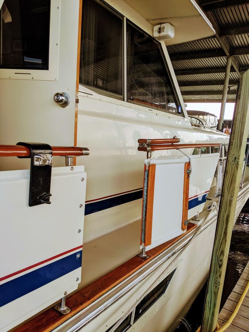 1986 Chris-Craft Constellation — photo 8