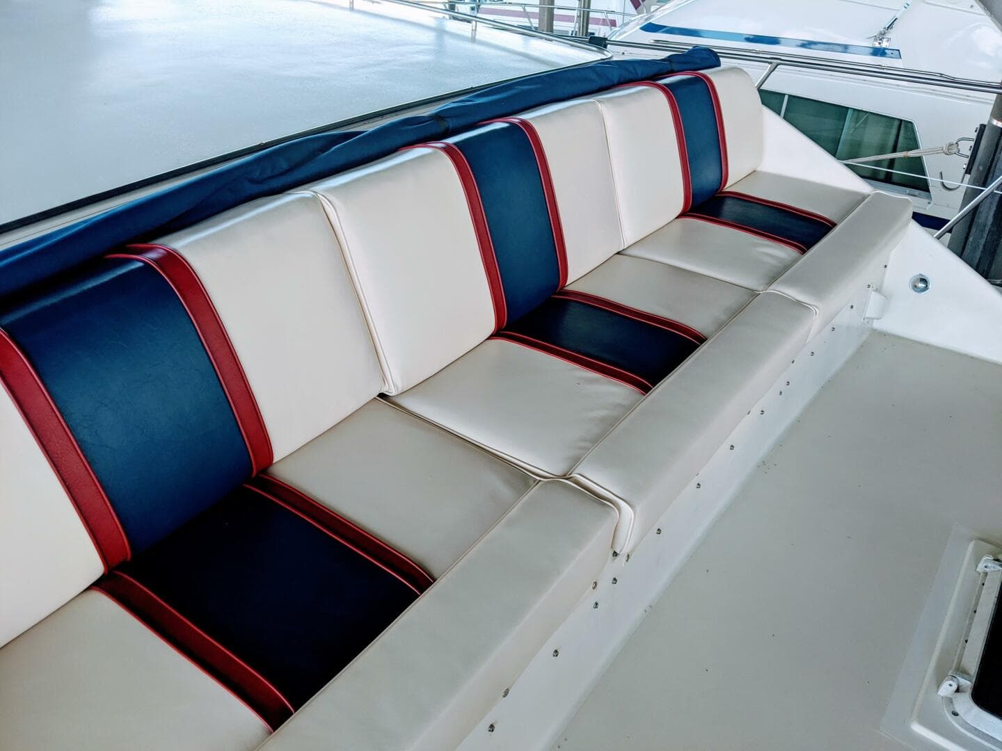 1986 Chris-Craft Constellation — photo 64
