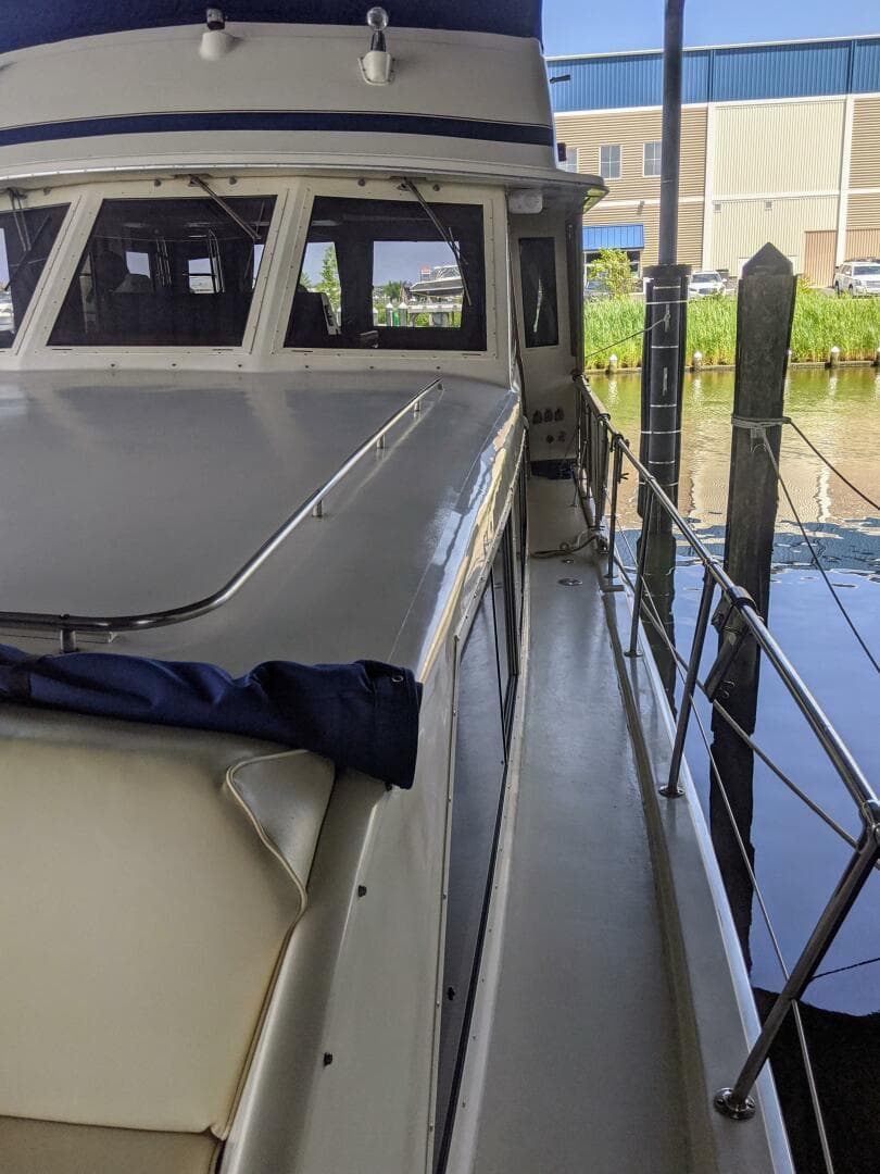 1986 Chris-Craft Constellation — photo 69