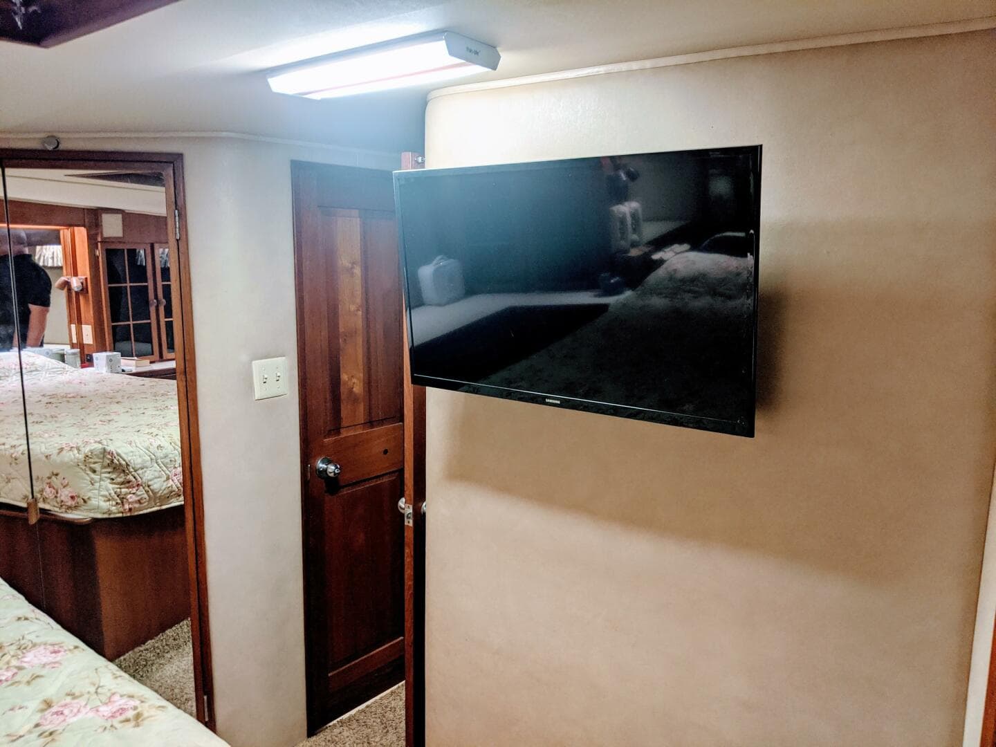 1986 Chris-Craft Constellation — photo 61