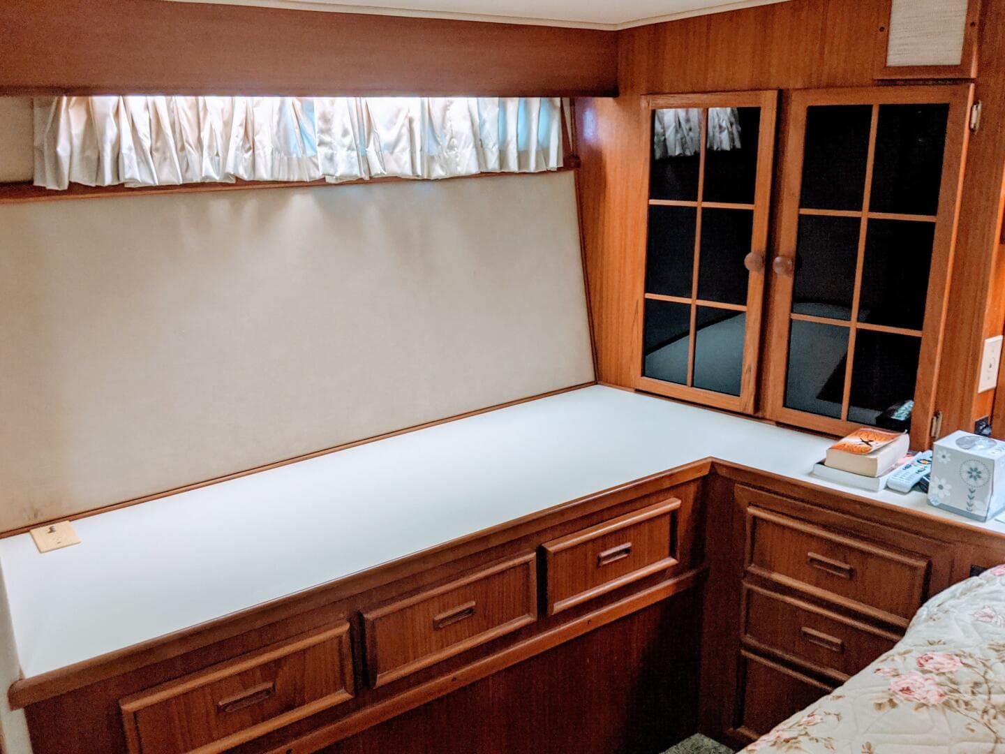 1986 Chris-Craft Constellation — photo 58