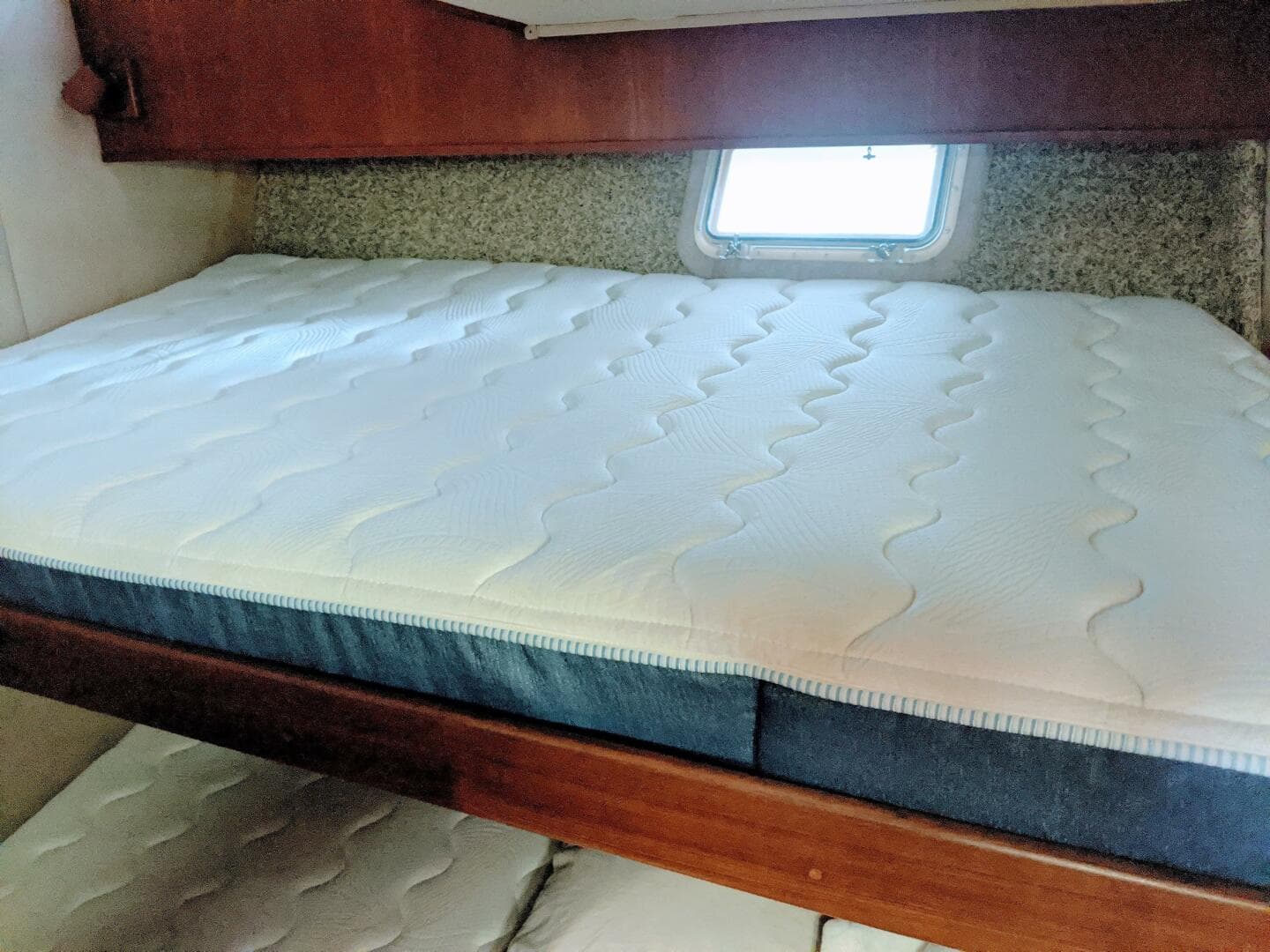 1986 Chris-Craft Constellation — photo 47