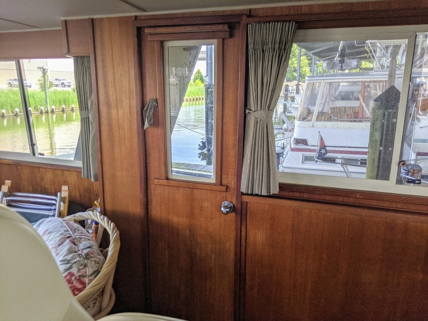 1986 Chris-Craft Constellation — photo 14