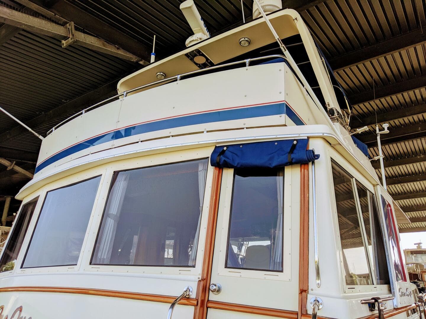 1986 Chris-Craft Constellation — photo 5