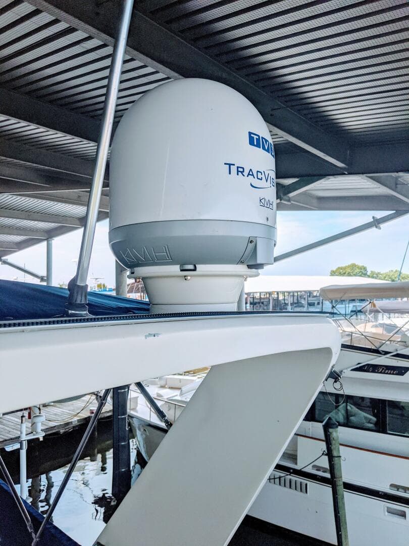 1986 Chris-Craft Constellation — photo 18