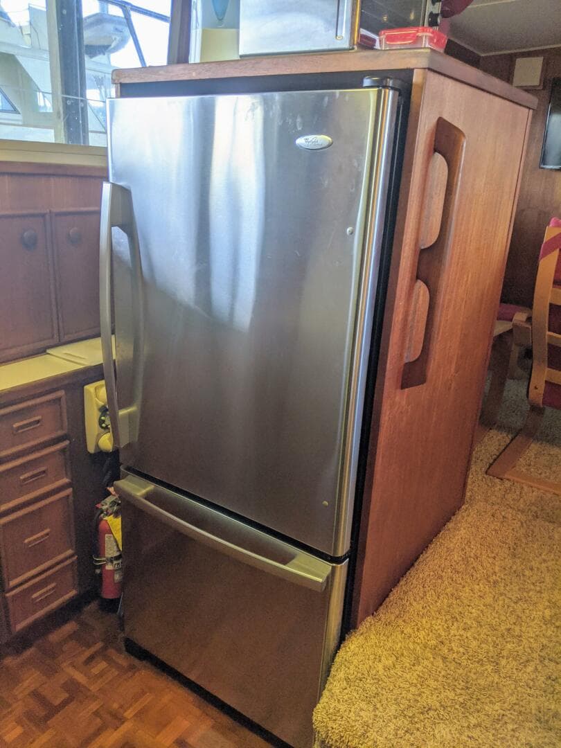 1986 Chris-Craft Constellation — photo 41