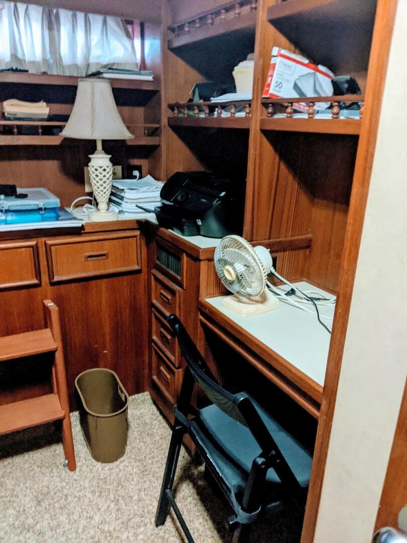 1986 Chris-Craft Constellation — photo 52