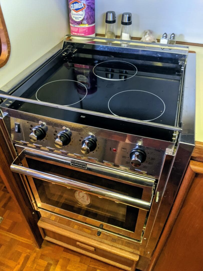 1986 Chris-Craft Constellation — photo 37