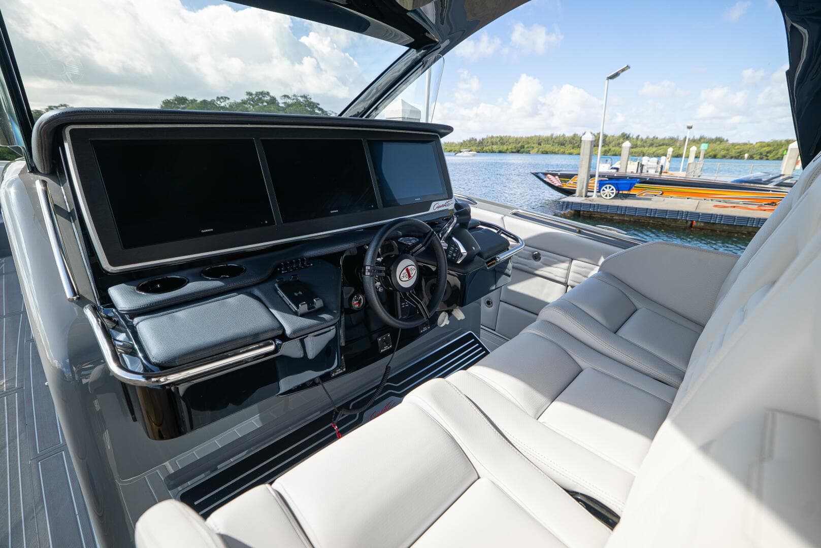 2026 Cigarette 42 Auroris — photo 6