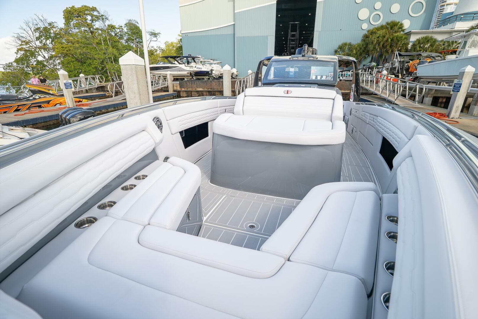 2026 Cigarette 42 Auroris — photo 10