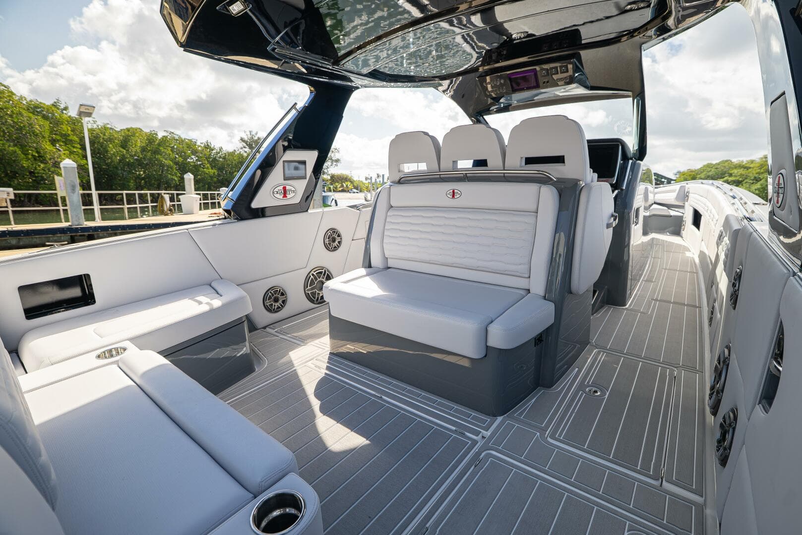 2026 Cigarette 42 Auroris — photo 2