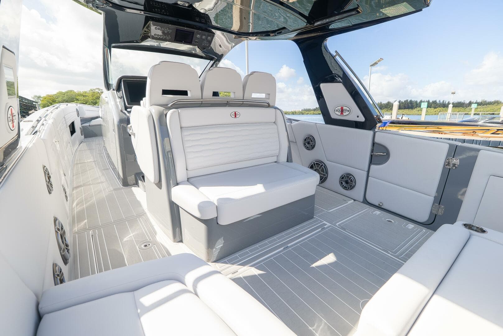 2026 Cigarette 42 Auroris — photo 3