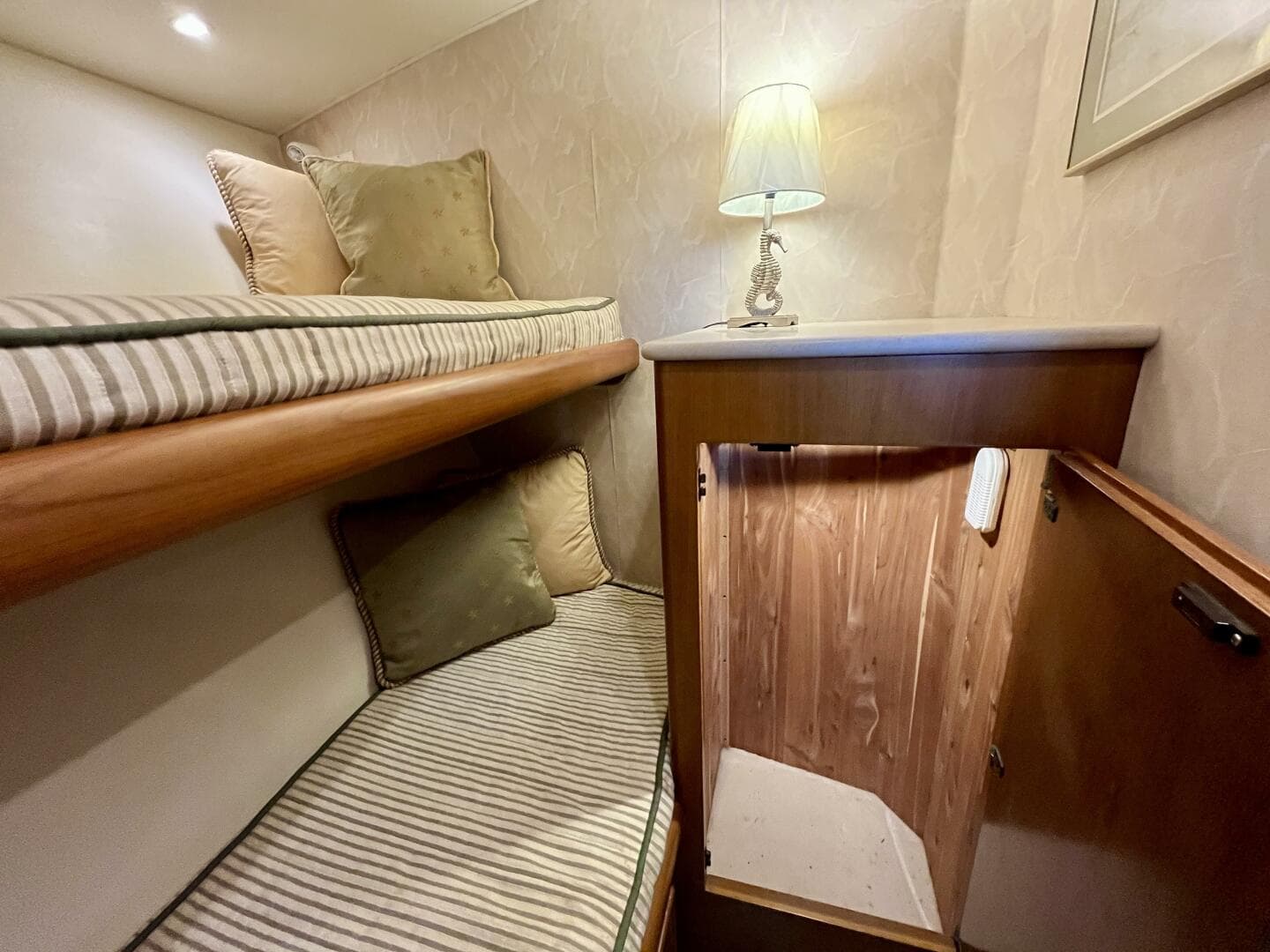 1999 Post 42 Convertible — photo 28