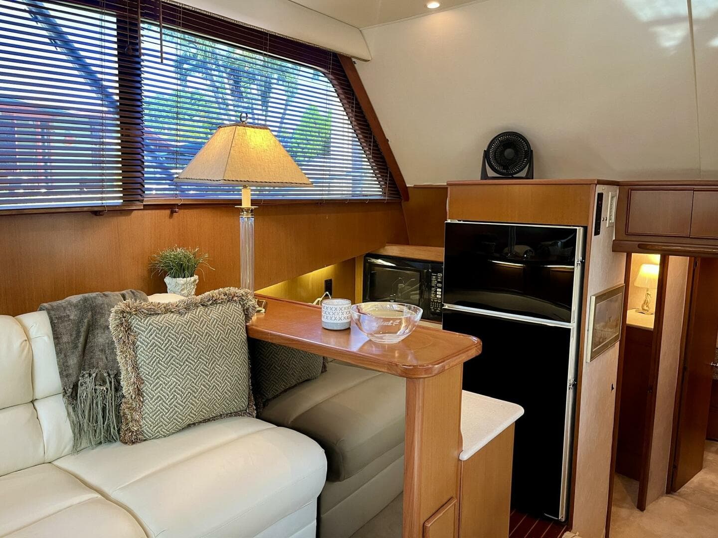 1999 Post 42 Convertible — photo 38