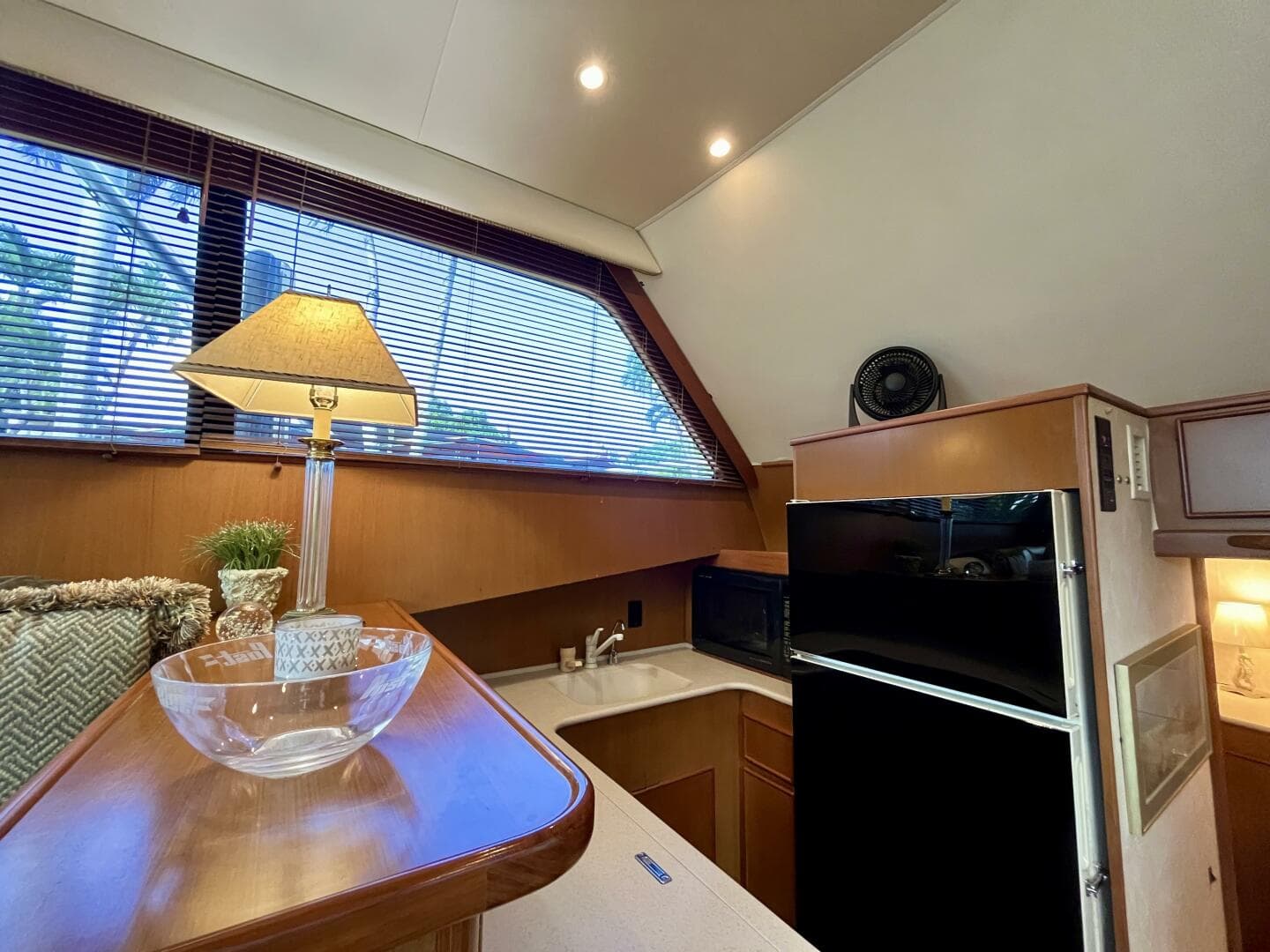 1999 Post 42 Convertible — photo 22