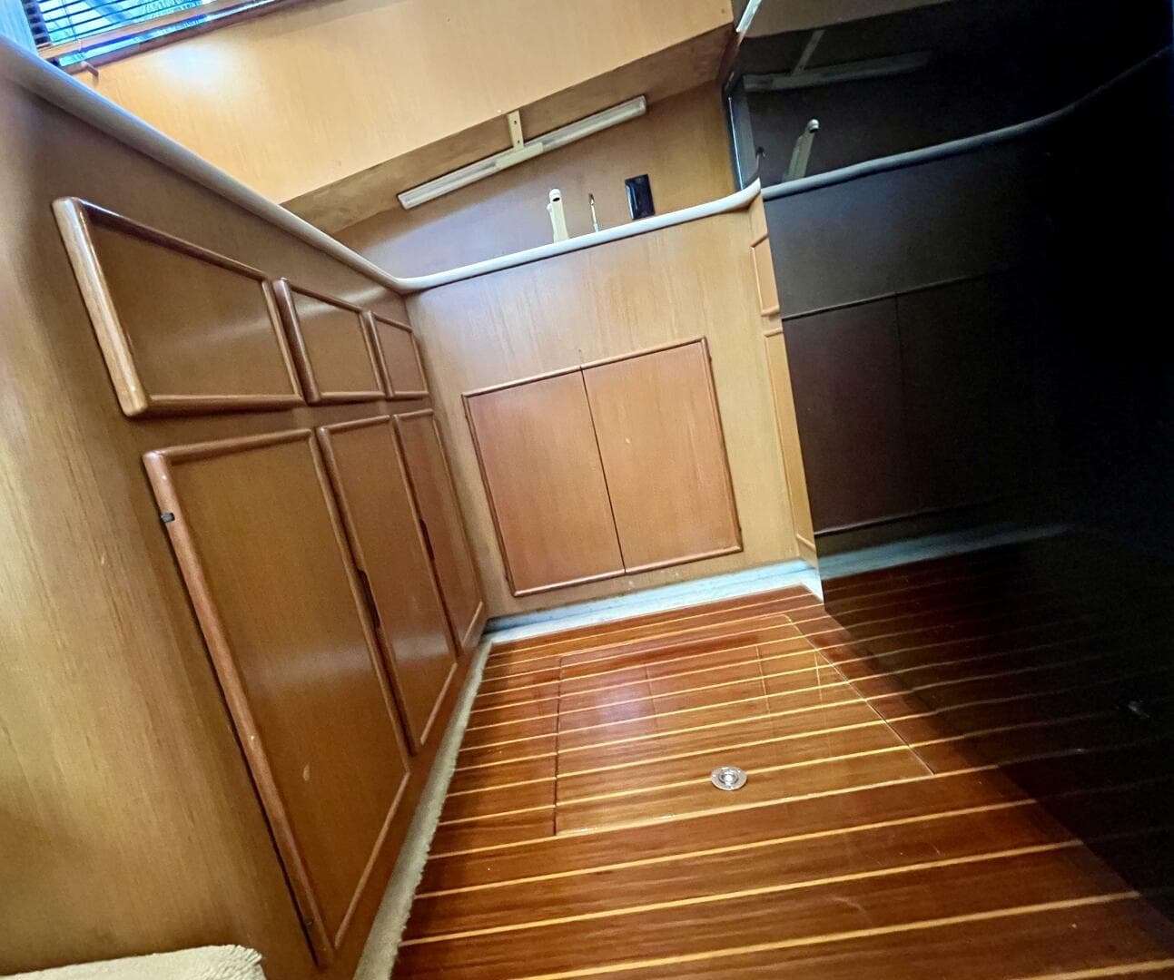 1999 Post 42 Convertible — photo 26