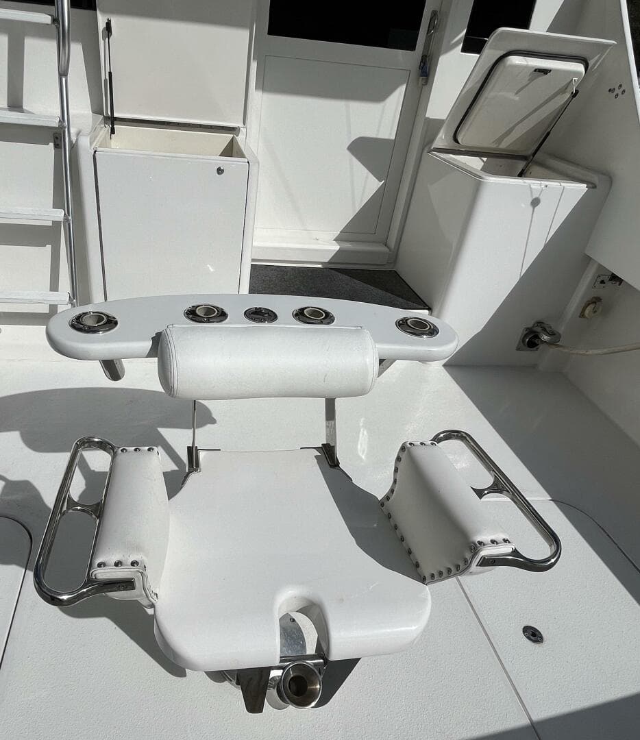 1999 Post 42 Convertible — photo 16