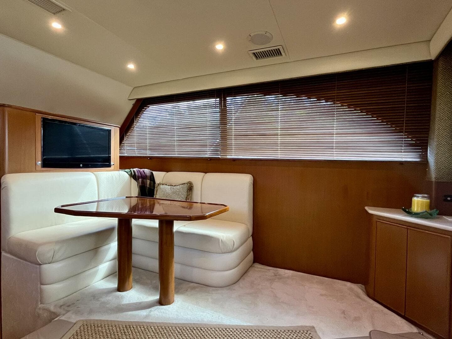 1999 Post 42 Convertible — photo 40