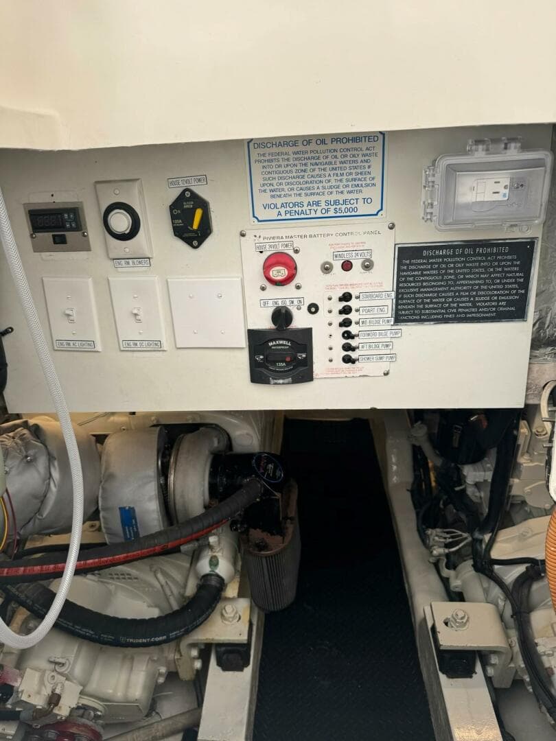 2002 Riviera 43 Flybridge — photo 11