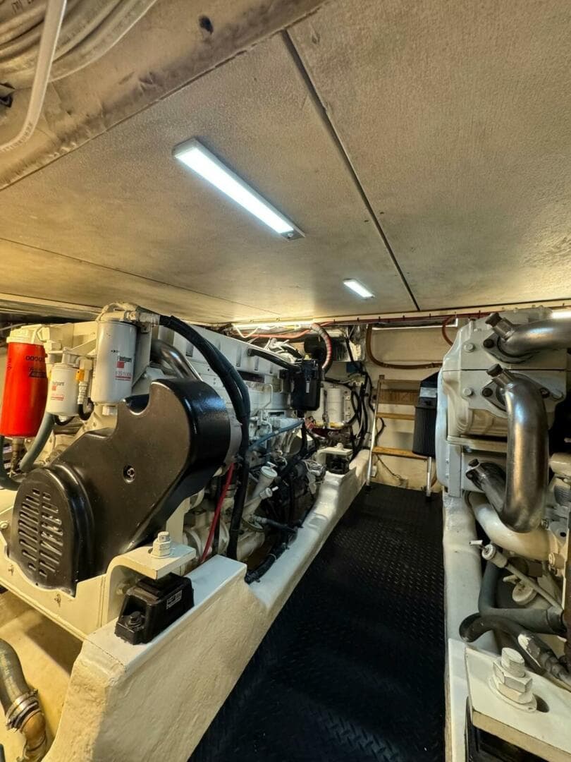 2002 Riviera 43 Flybridge — photo 14