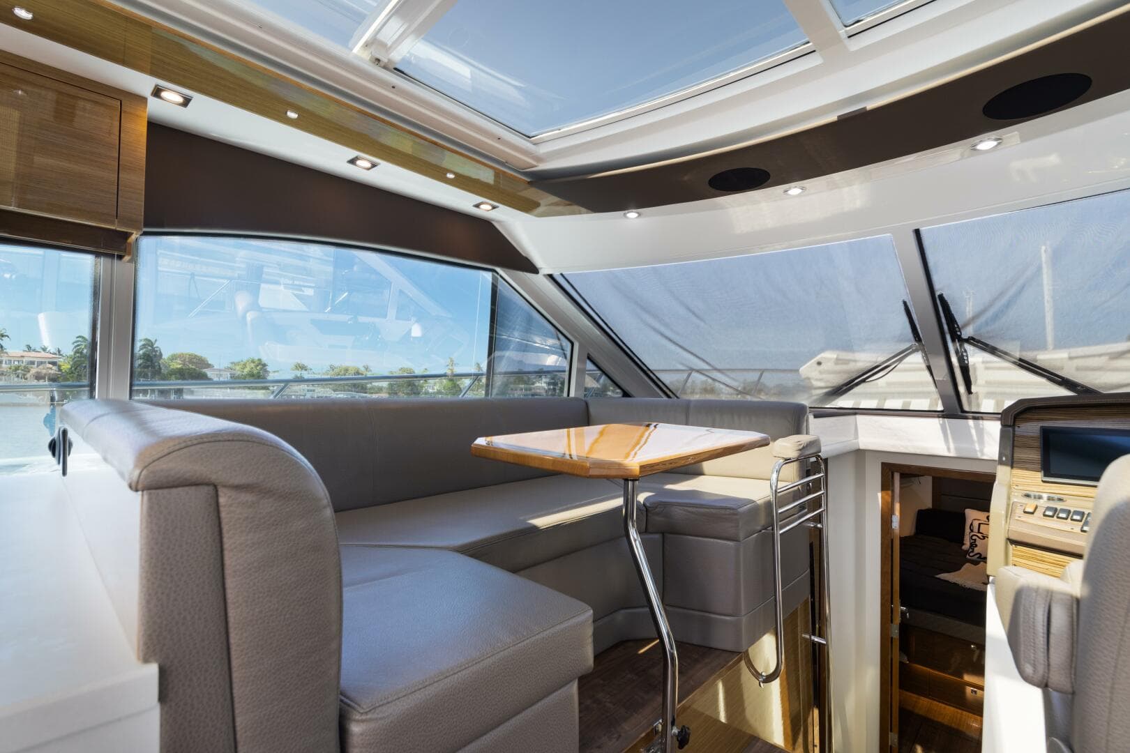 2018 Cruisers 45 Cantius — photo 16