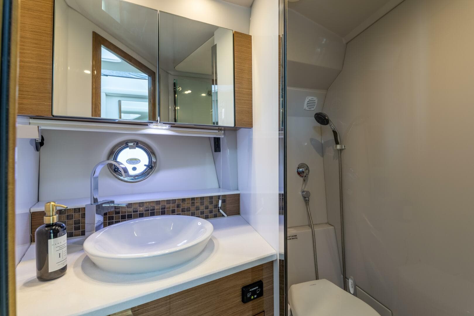 2018 Cruisers 45 Cantius — photo 20