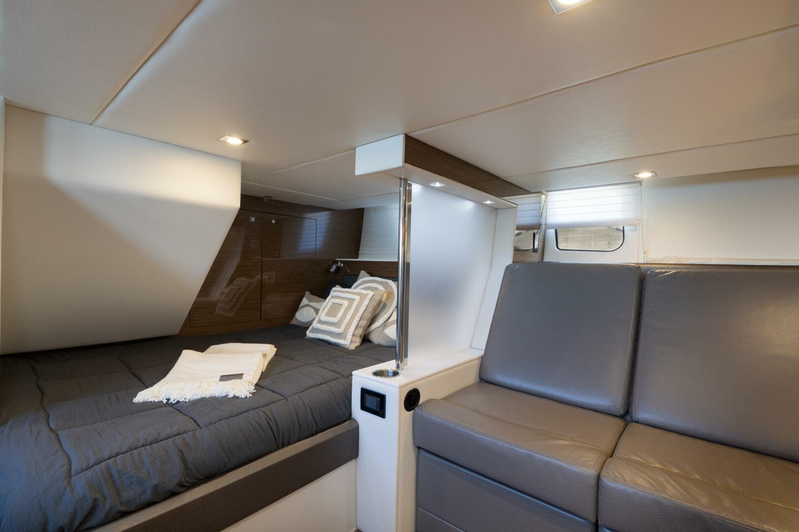 2018 Cruisers 45 Cantius — photo 22