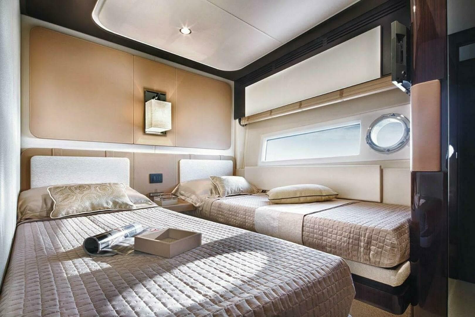 2019 Azimut 77S — photo 26