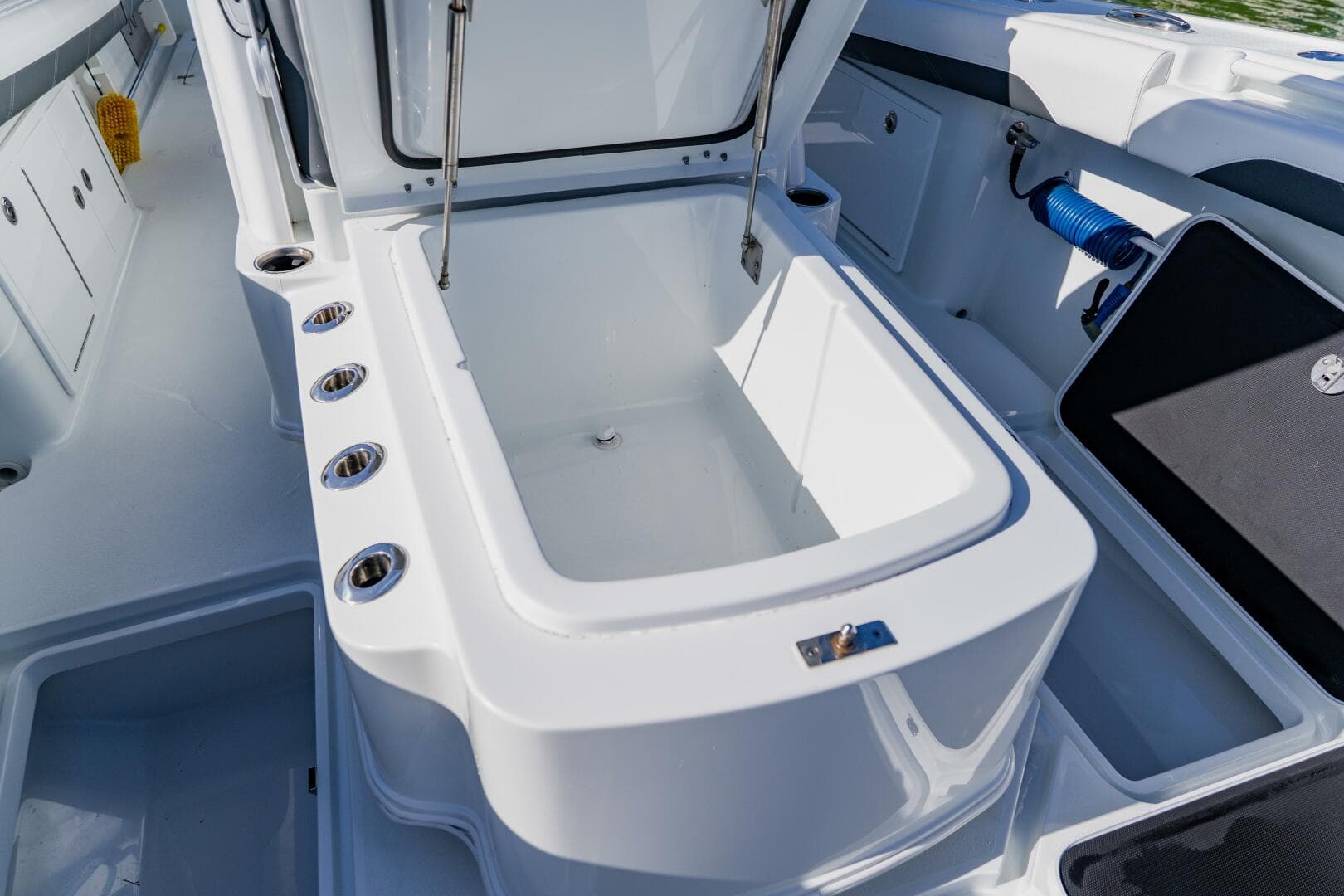 2025 Yellowfin 36 Offshore — photo 17