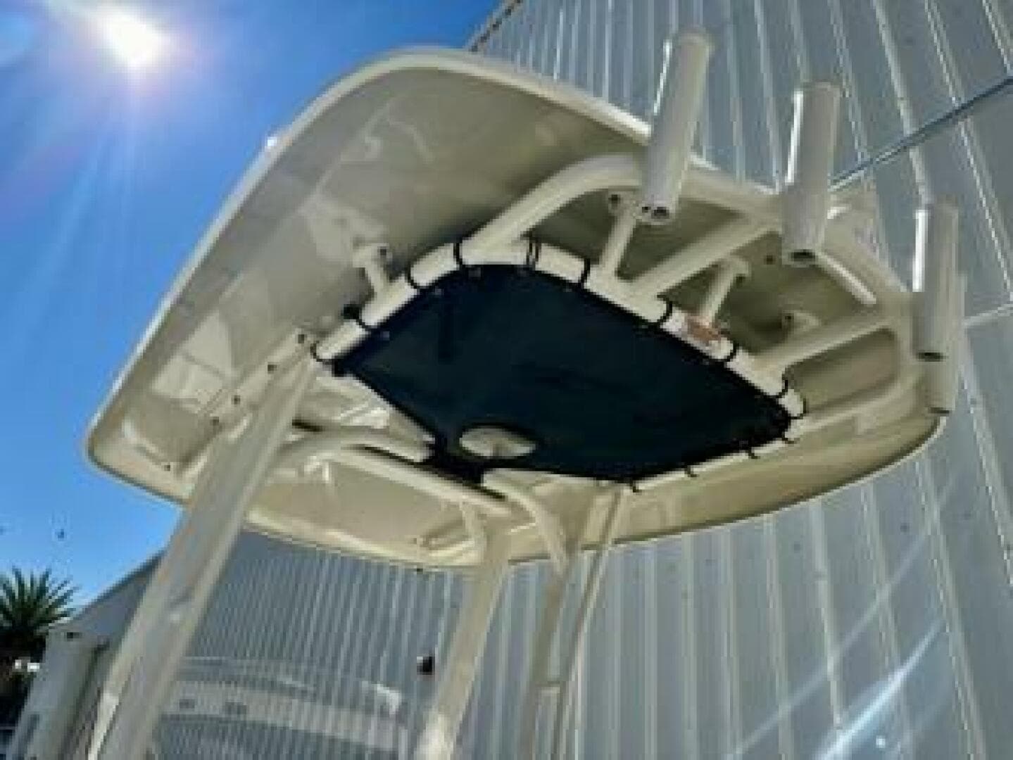 2023 Boston Whaler 250 Dauntless — photo 7