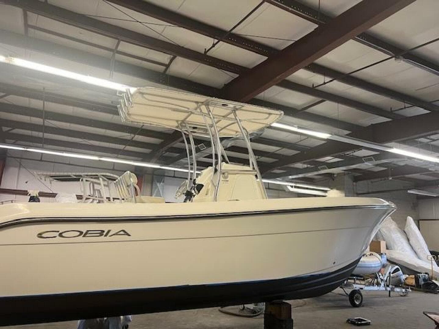 2022 Cobia 237 — photo 2