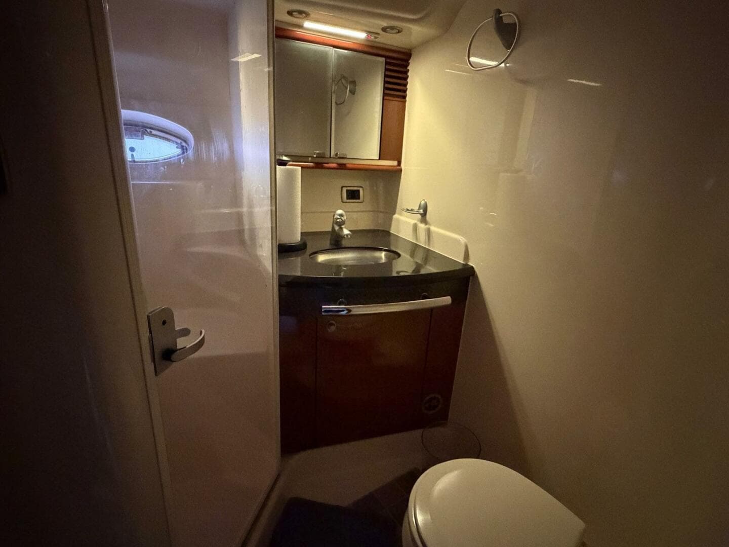 2004 Sea Ray 500 Sundancer — photo 38