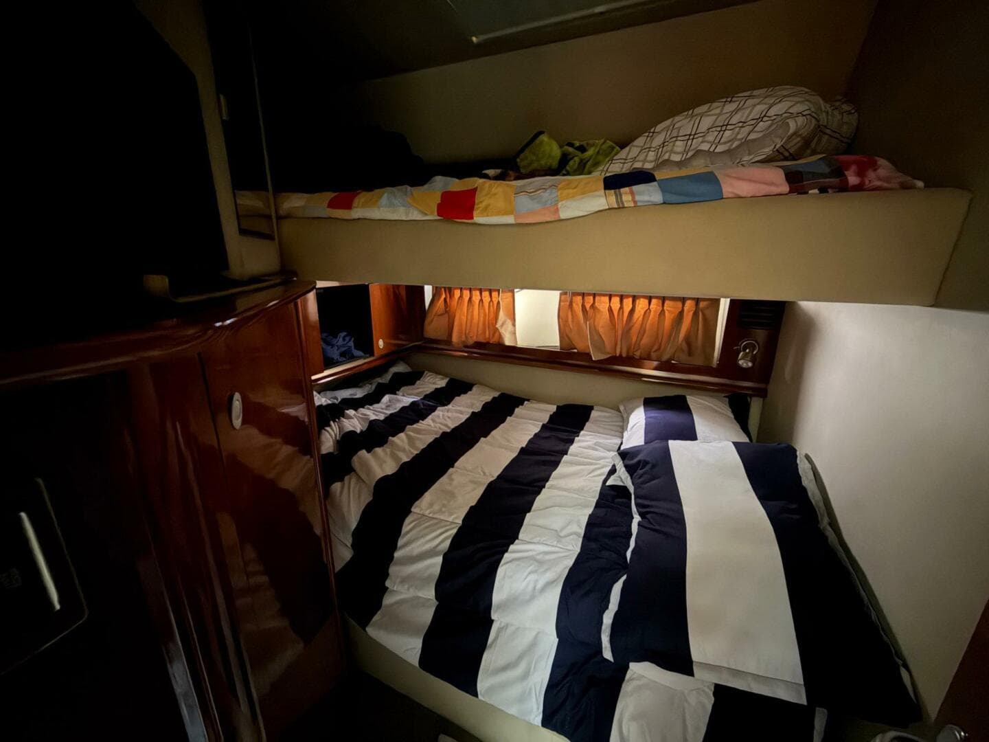 2004 Sea Ray 500 Sundancer — photo 32