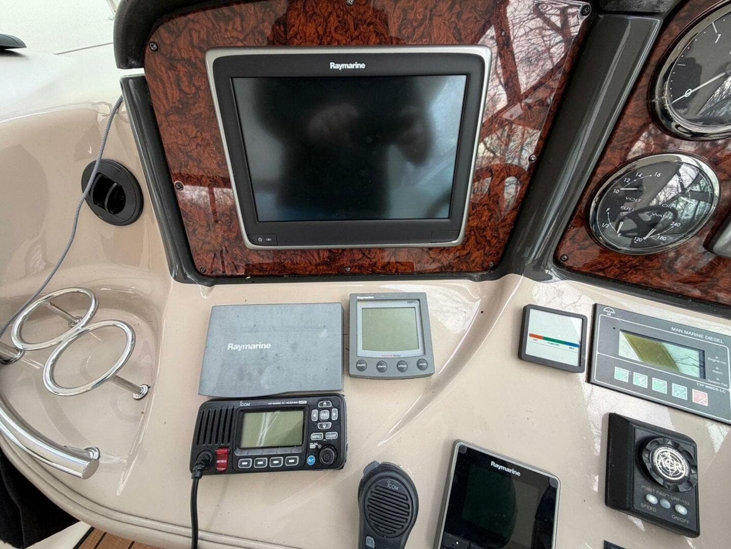 2004 Sea Ray 500 Sundancer — photo 19